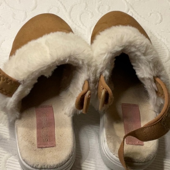 Skechers Street Goldie Cozy Kids shows. Size 2. - Picture 7 of 8